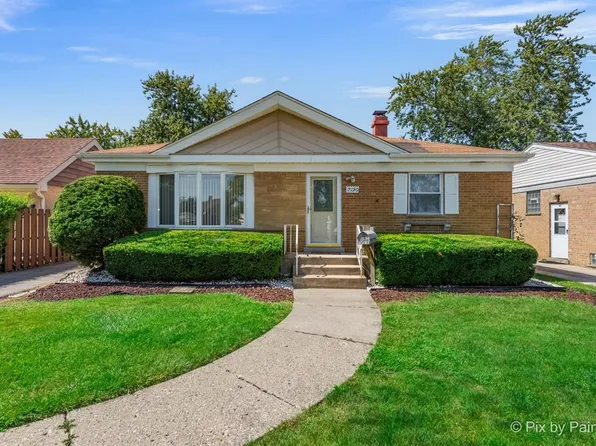 2130 Mandel Ave, Westchester, IL 60154