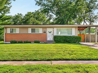 200 Falcon Dr, Florissant, MO 63031