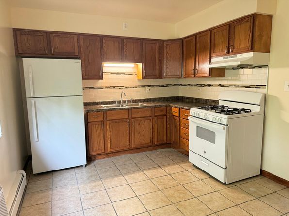 608 N Wolf Rd #1B, Hillside, IL 60162