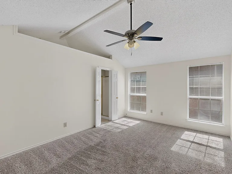 1426 Mapleview Dr — Photo 20