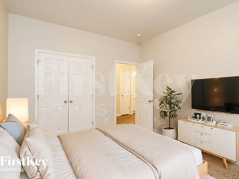 708 Hawthorn Ridge Dr — Photo 10