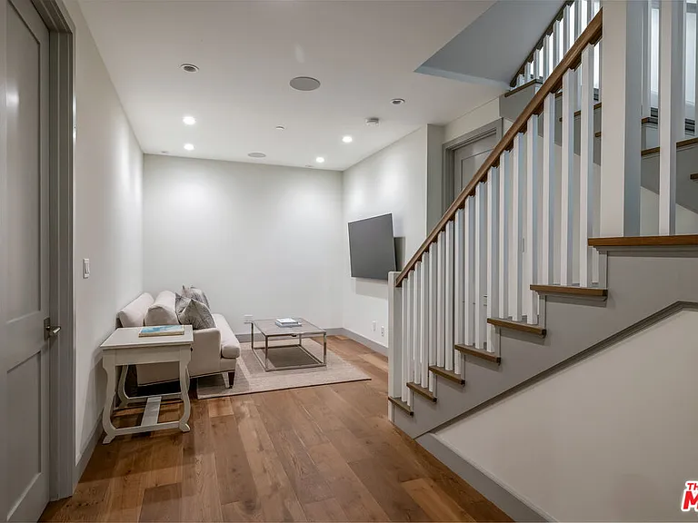 703 Bayview Dr — Photo 21