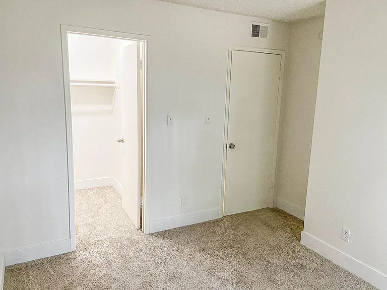 57 Marc — Photo 25