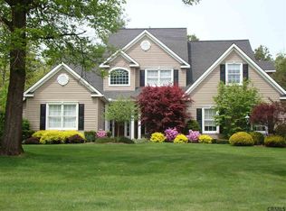 15 Huntington Ct, Saratoga Springs, NY 12866