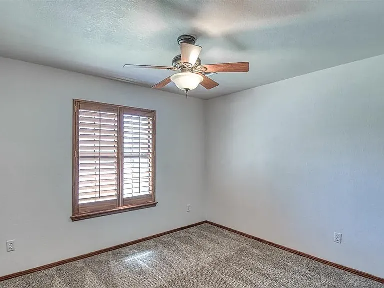 3609 Hampton Ct — Photo 27