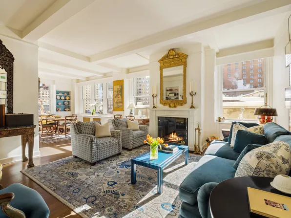 955 Lexington Avenue image 1 of 13