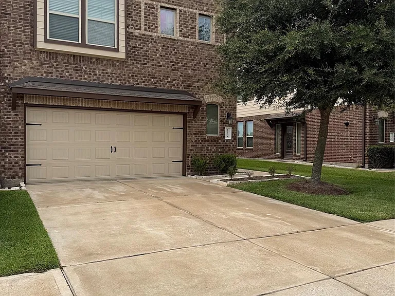 1234 Willow Plains Ln — Photo 1