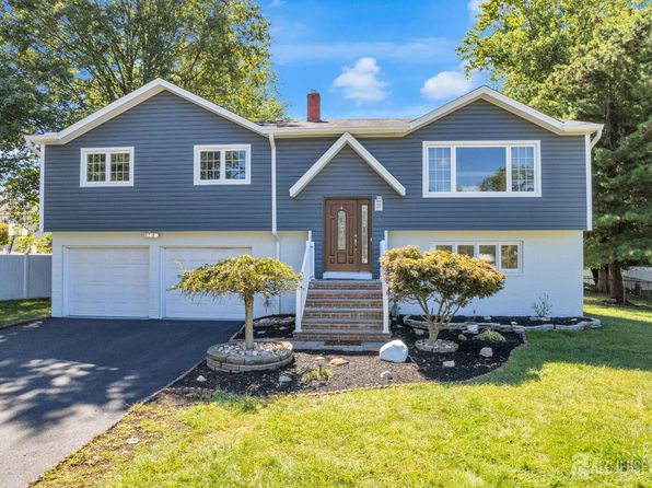 6 Marc Ct