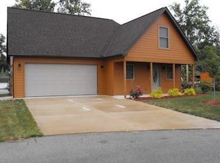 5299 Windward Dr, Celina, OH 45822