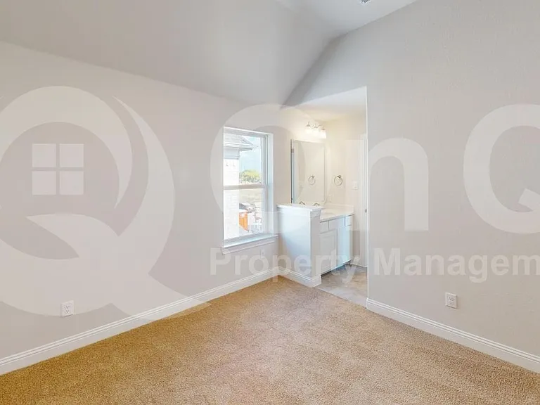 8407 Cornerstone Dr — Photo 10