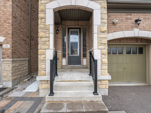 86 Hatton Garden Rd, Vaughan, ON L4H 3P8