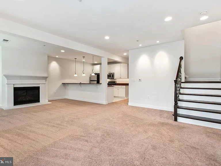 8319 Quarry Manor Ter — Photo 57