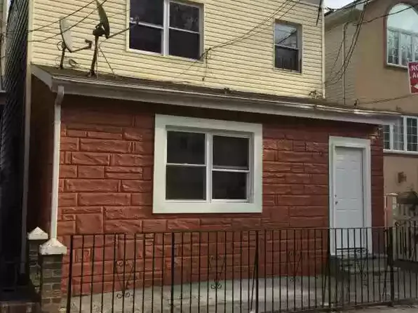 773 Van Duzer St, Staten Island, NY 10304