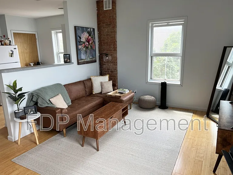 480-488 E Main St #419 — Photo 2
