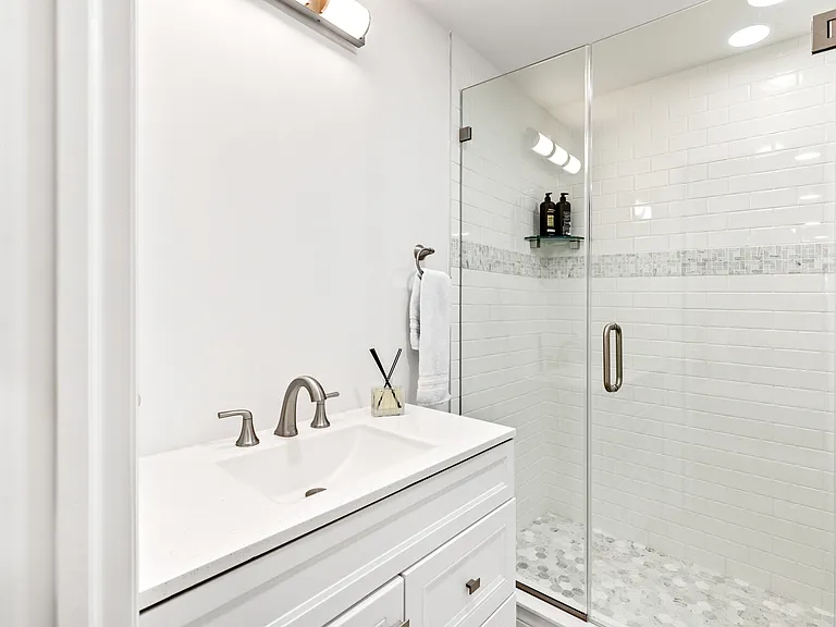 11 Pine Grove Ct — Photo 42