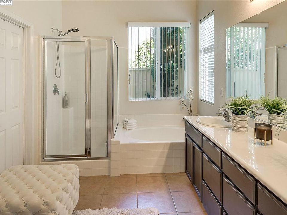 1st image of 1155 Dahlia Ct