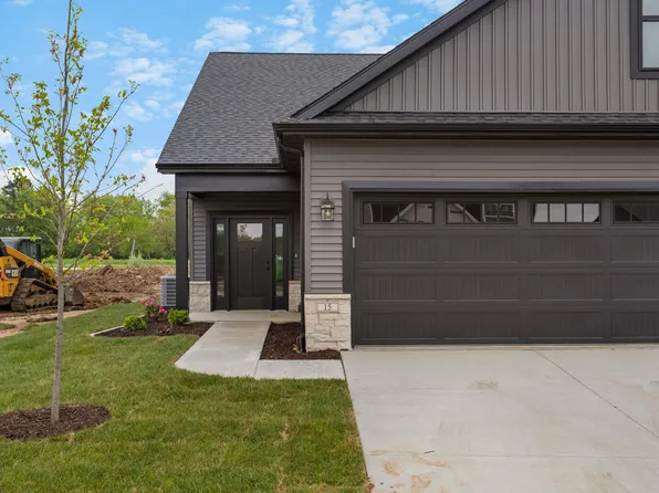 15 Prairie Trl, Monticello, IL 61856