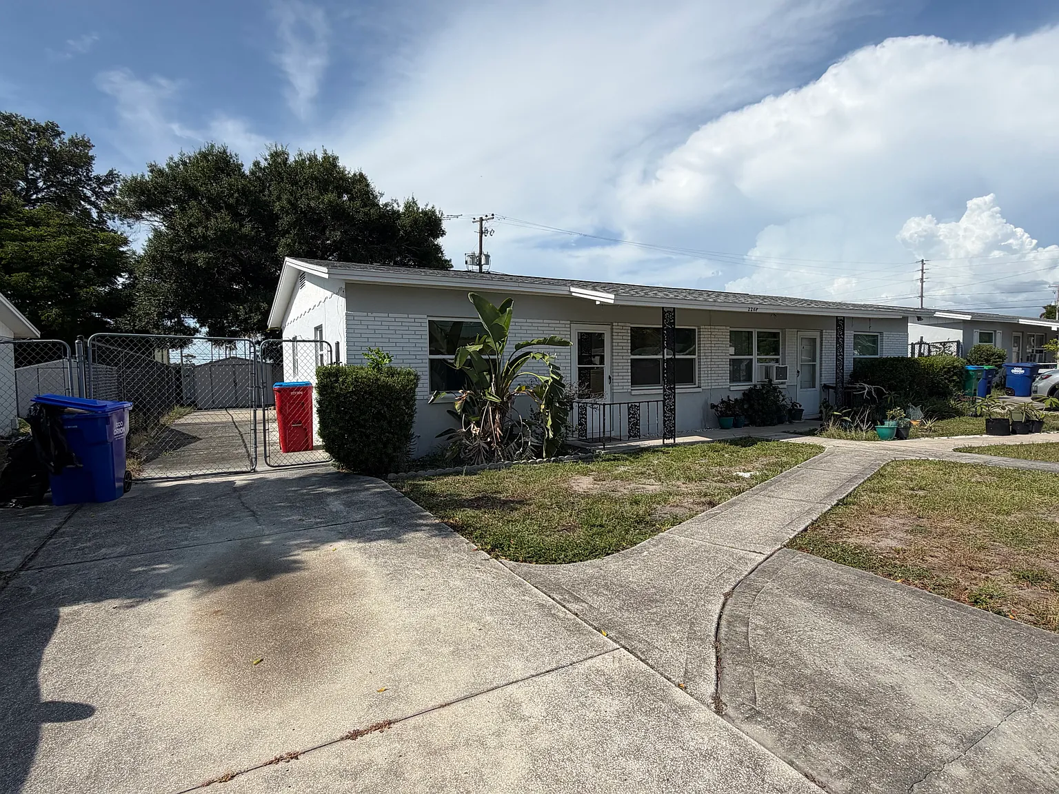 2 bed, 820 sqft, $1,749 — Photo 1