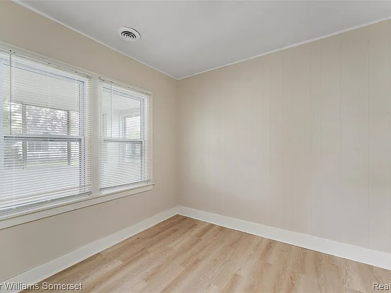 24646 Tuscany Ave — Photo 10