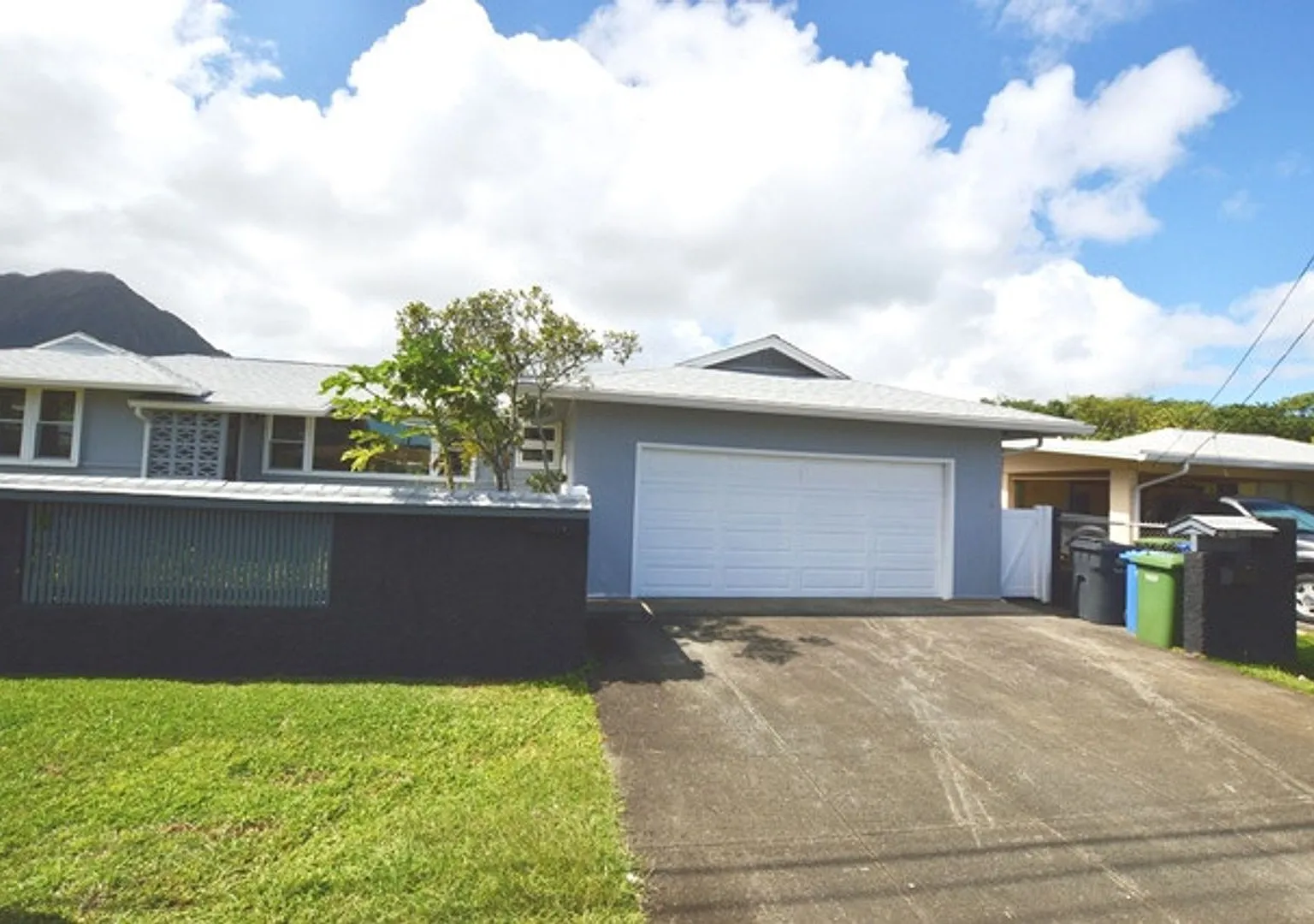 Puohala Village - 3 bed, 1.5 bath with bonus den, laundry room, office/workshop, 2 car garage — Photo 3