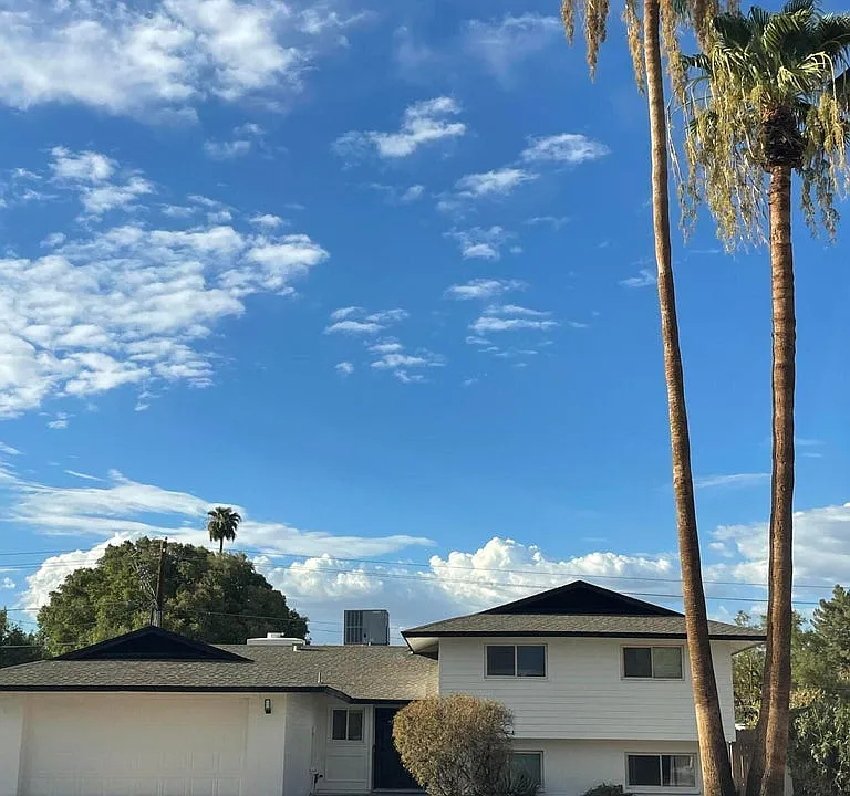 1600 E Laguna Dr