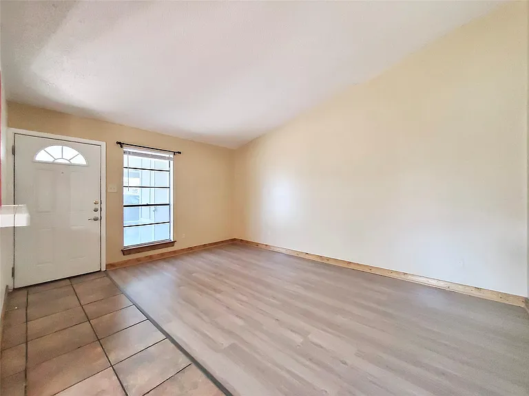2400 Berkett Dr #A — Photo 3