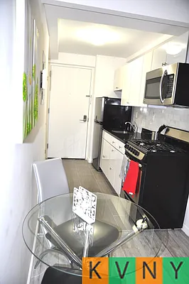 Rented by KVNY Soho | media 13