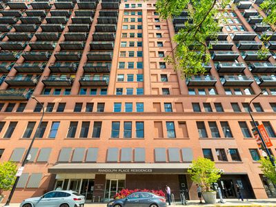 165 N Canal St APT 701, Chicago, IL, 60606