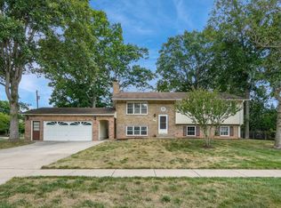 5709 Barrymore Rd, Centreville, VA 20120