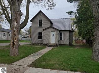 812 N Pine Ave, Alma, MI 48801