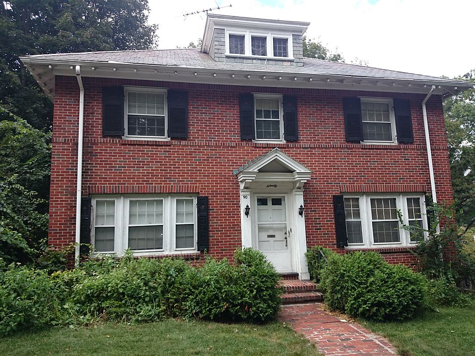 2nd image of 90 Lake St