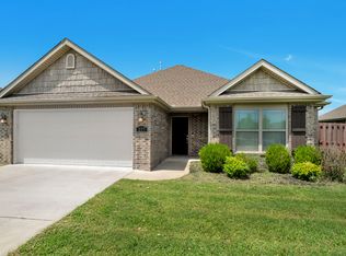277 N Dinmant Ln, Fayetteville, AR 72704