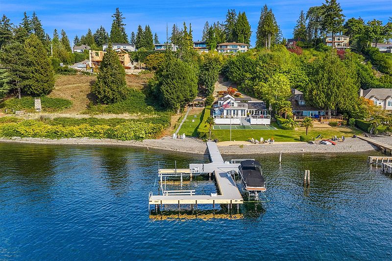3rd image of 3263 Evergreen Point Road