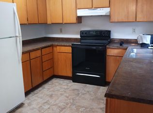 536 Tulipan Way APT A, Talent, OR 97540