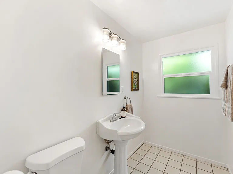 22736 Cantlay St — Photo 2