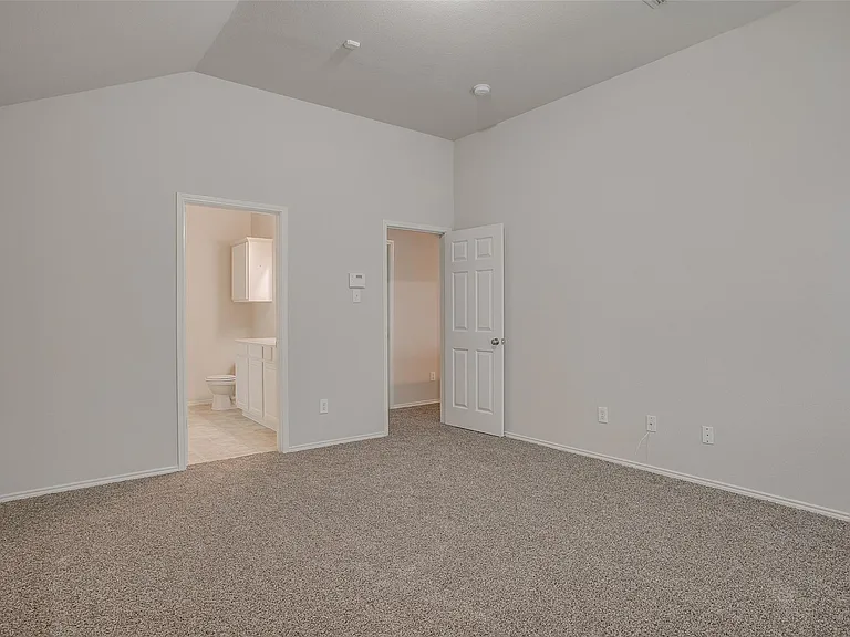 6000 Stirrup Iron Dr — Photo 21