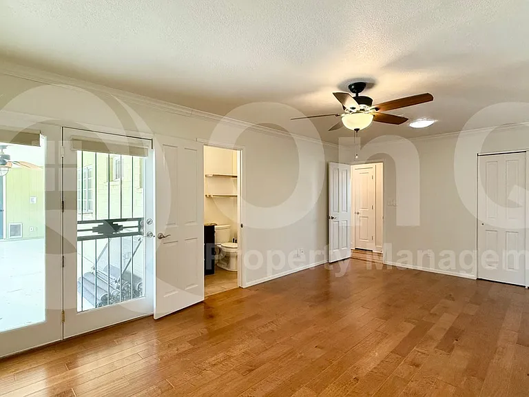 2436 E Fairmont Dr — Photo 6