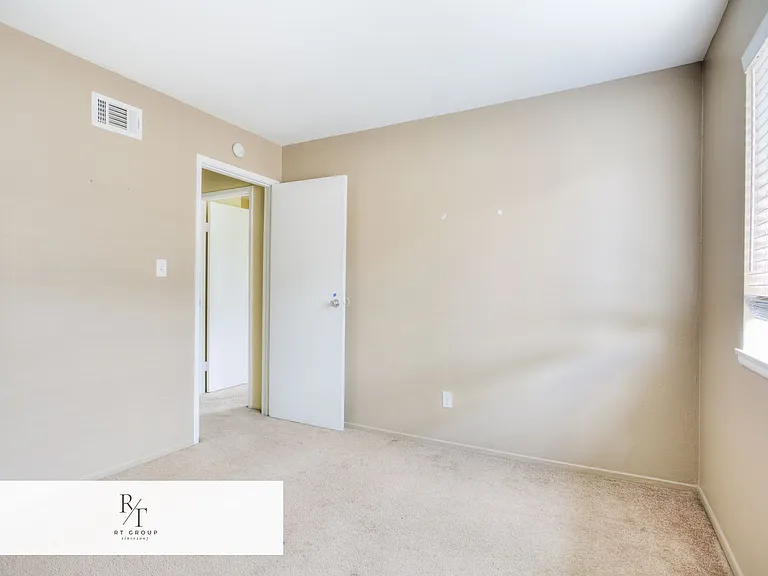 2368 Pepper St — Photo 23