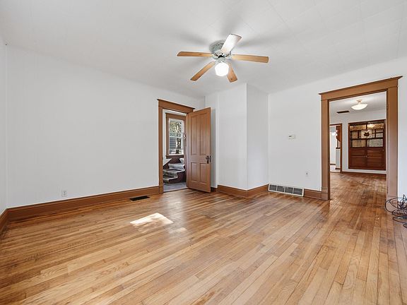 5th image of 603 S 2nd St