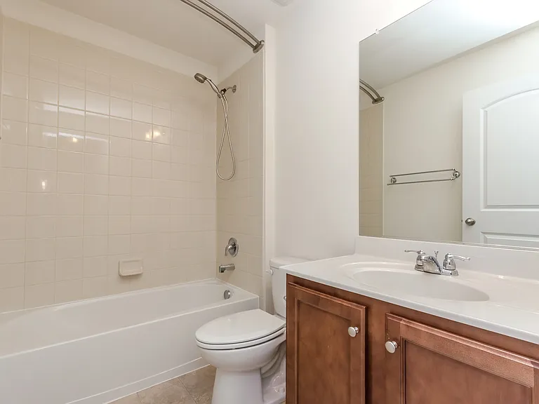 172 Drexel Ct — Photo 33