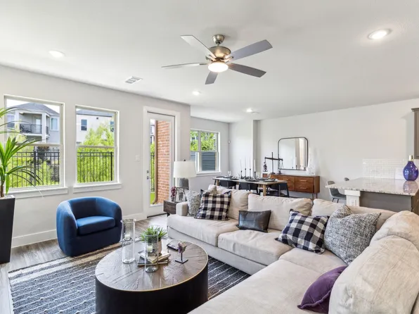 8238 Hastings Dr, Dallas, TX 75231