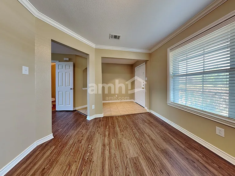 8923 Wild Rose Ln — Photo 7