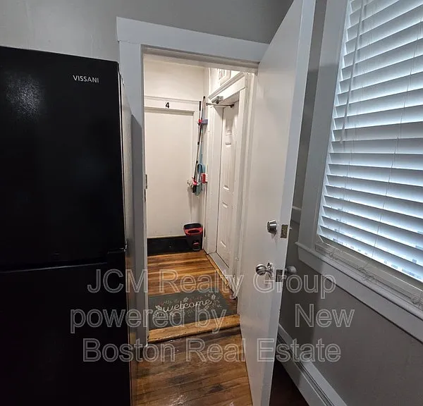 196 Washington St — Photo 4