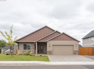 818 N 8th St, Carlton, OR 97111