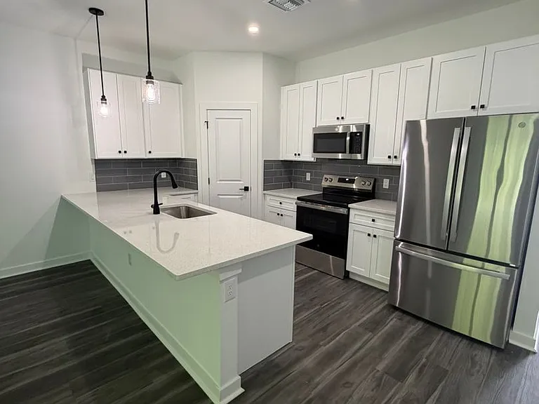 5141 27th St SW — Photo 1