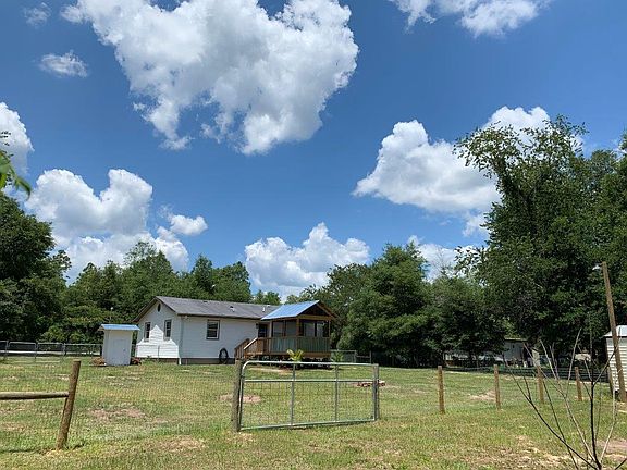 Fully Fenced Large Backyard