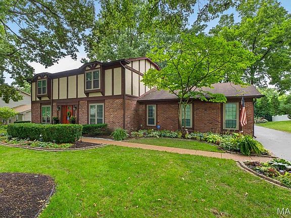 2nd image of 631 Golfview Dr