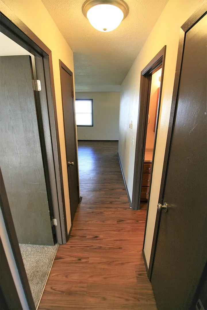 Central Avenue Apartments — Photo 4