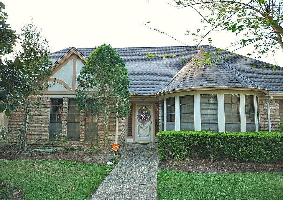 1st image of 15914 Mesa Verde Dr