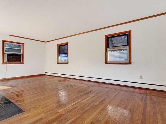 3rd image of 1908 Clifton Ave
